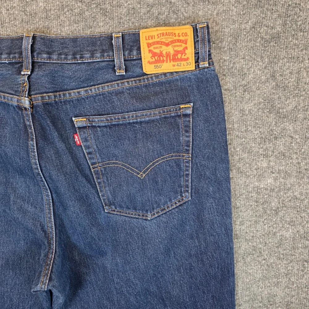 Levi 550 Jeans Mens 42x30 Blue Denim Relaxed Fit Straight Leg Casual
